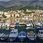 Columba - 4 Star Deluxe Appartamento