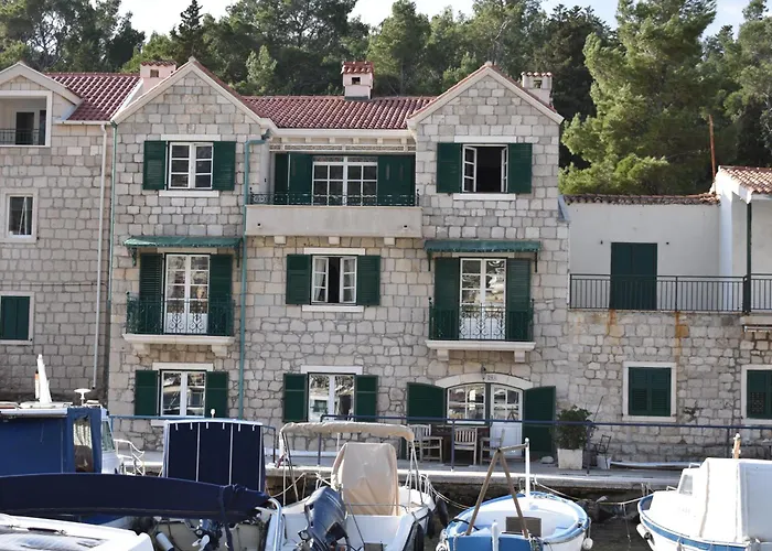 Columba Lägenhet Makarska